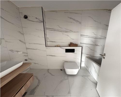 Apartament 2 camere si terasa,  Ploie?ti, zona Albert
