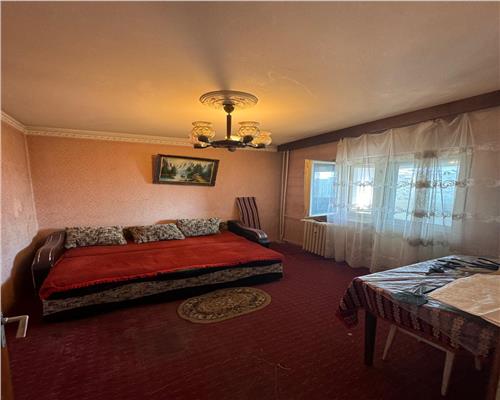 Apartament 4 camere , P ta Mihai Viteazul , boxa proprie , zona centrala, Ploiesti