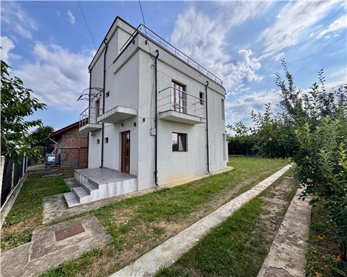 Vila 4 camere plus 2 terase, in Lipanesti, la 10 km de Ploiesti.