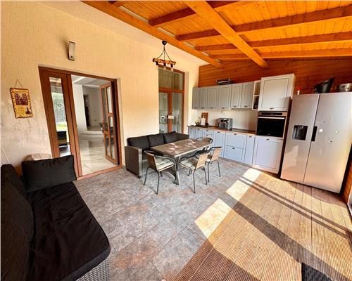 Vila 4 camere plus 2 terase, in Lipanesti, la 10 km de Ploiesti.