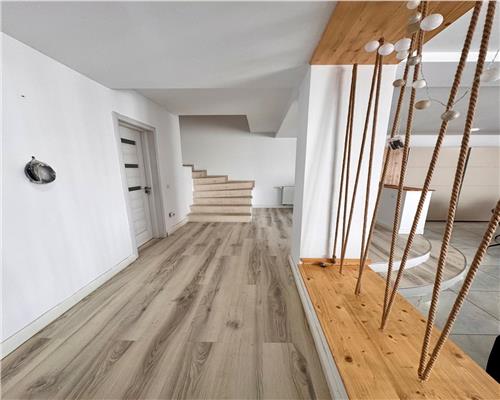 Vila 4 camere plus 2 terase, in Lipanesti, la 10 km de Ploiesti.