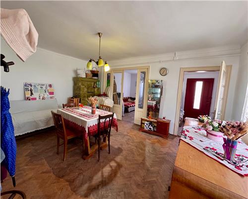 Casa 3 camere, in Ploiesti, zona centrala.