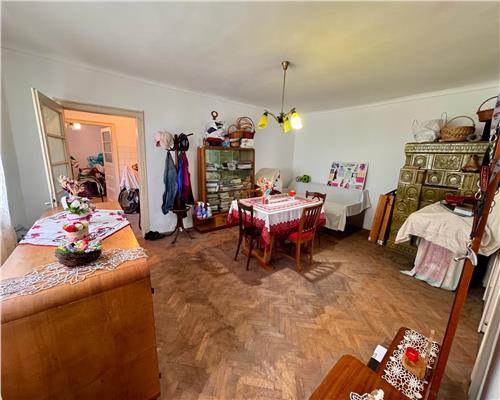Casa 3 camere, in Ploiesti, zona centrala.