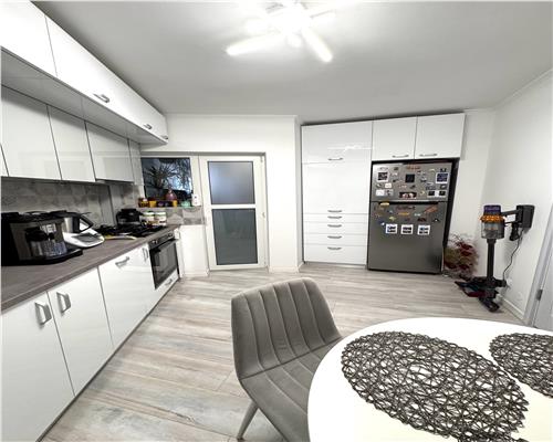 Apartament 3 camere, mobilat si utilat, Ploiesti, Piata Mihai Viteazul