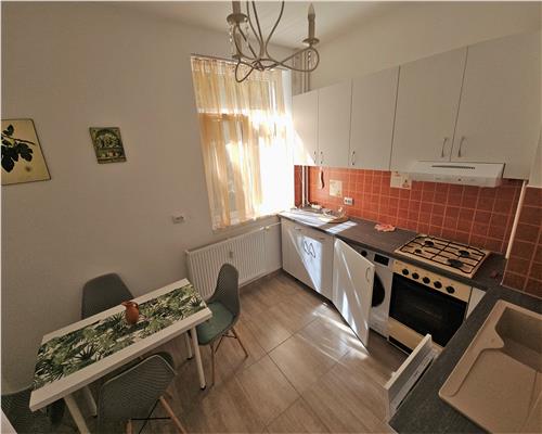 Apartament 3 camere, Ploiesti, zona Eminescu.