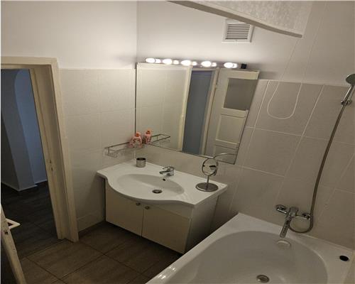 Apartament 3 camere, Ploiesti, zona Eminescu.