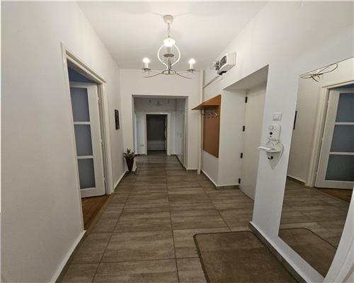 Apartament 3 camere, Ploiesti, zona Eminescu.