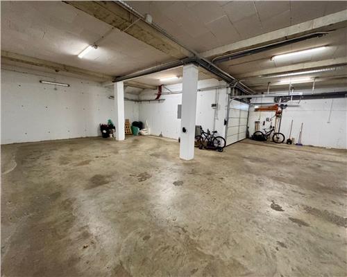 Apartament 3 camere, 3 balcoane, garaj subteran, Ploiesti, Republicii.