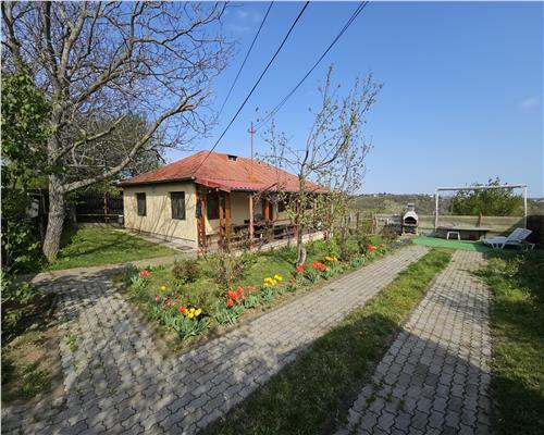 Casa 3 camere, in Seciu, aproape de Crama Seciu.