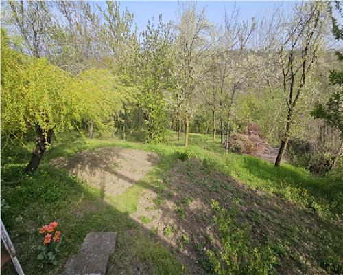 Casa 3 camere, in Seciu, aproape de Crama Seciu.