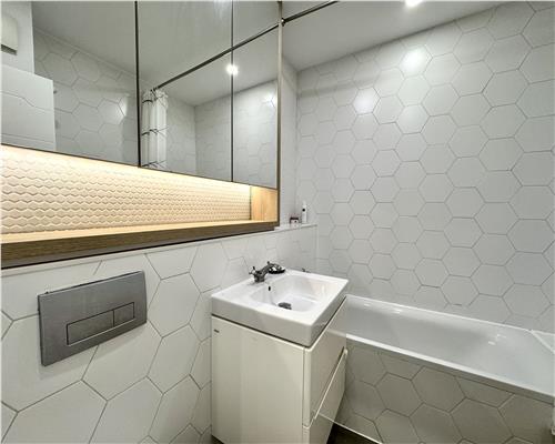 Inchiriere apartament 3 camere de lux, renovat complet, ultracentral, Ploiesti