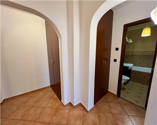 Inchiriere 2 camere, renovat, zona Cantacuzino, Ploiesti
