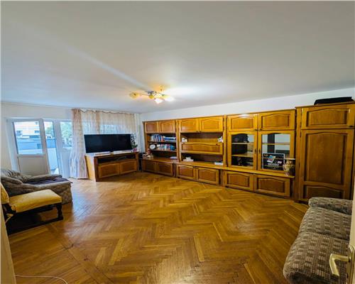 Apartament 4 camere 80mp , P-ta Mihai Viteazul , zona centrala, Ploiesti