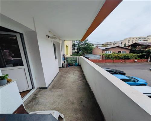 Apartament 4 camere 80mp , P ta Mihai Viteazul , zona centrala, Ploiesti