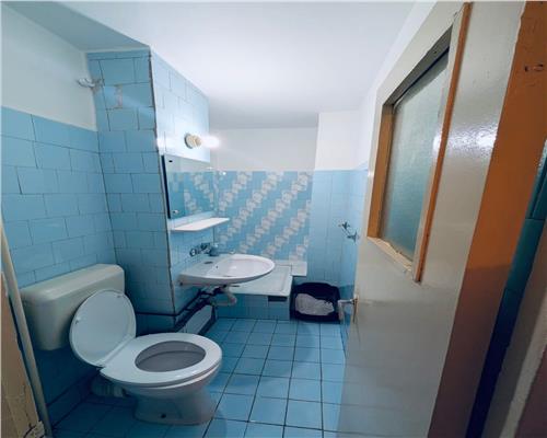 Apartament 4 camere 80mp , P ta Mihai Viteazul , zona centrala, Ploiesti