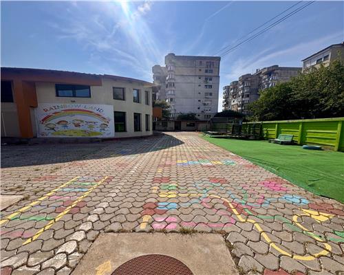 Imobil P+M si curte, pretabil pentru diferite activitati comerciale, Ploiesti, central.