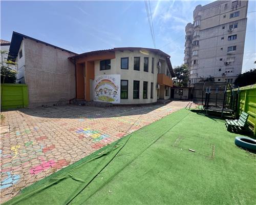 Imobil P+M si curte, pretabil pentru diferite activitati comerciale, Ploiesti, central