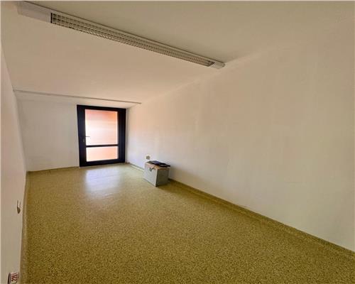 Imobil P+M si curte, pretabil pentru diferite activitati comerciale, Ploiesti, central