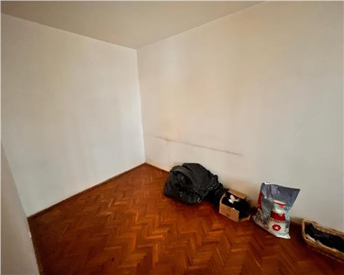 Vanzare apartament 2 camere, Zona Malu rosu, Ploiesti