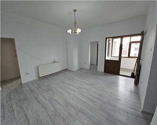 Apartament 4 camere 90mp, in Ploiesti, zona Centrala