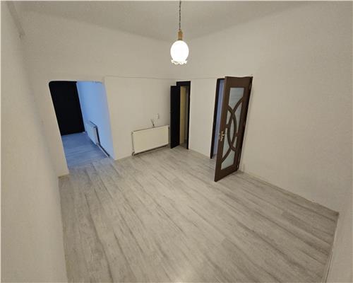 Apartament 4 camere 90mp, in Ploiesti, zona Centrala