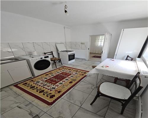 Casa 2 camere, in Lipanesti, zona primariei