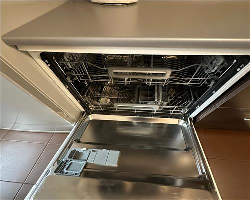 Apartament 2 camere, bloc 1984, in Ploiesti, zona centrala ,P ta Mihai Vitezul