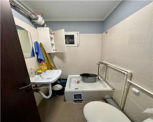 Spatiu comercial cu vitrina stradala, in Ploiesti, zona Mall Afi