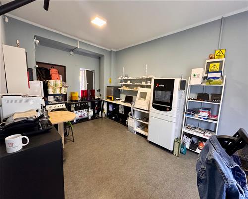 Spatiu comercial cu vitrina stradala, in Ploiesti, zona Mall Afi