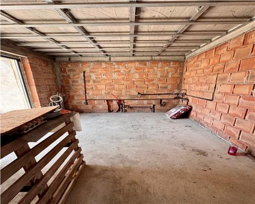 Casa 4 camere plus dependinte, in Ploiesti, zona centrala