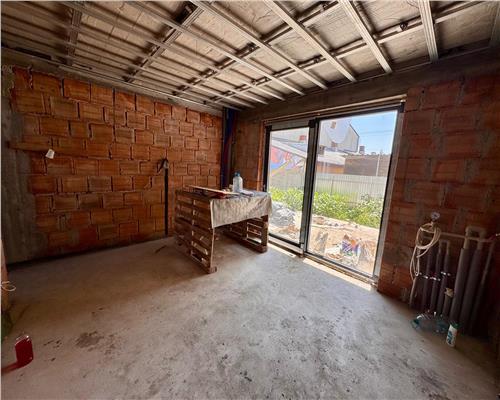 Casa 4 camere plus dependinte, in Ploiesti, zona centrala