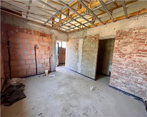 Casa 4 camere plus dependinte, in Ploiesti, zona centrala