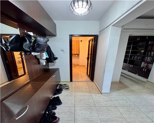 Apartament 3 camere, 2 bai, In Ploiesti, zona Republicii