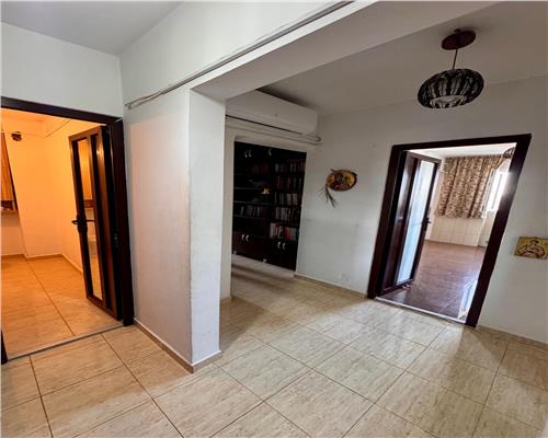 Apartament 3 camere, 2 bai, In Ploiesti, zona Republicii