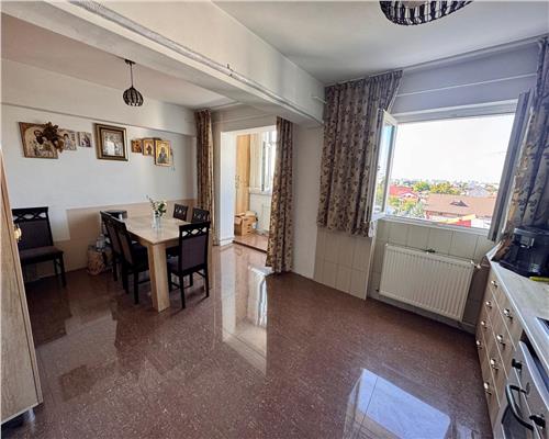 Apartament 3 camere, 2 bai, In Ploiesti, zona Republicii