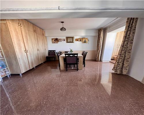 Apartament 3 camere, 2 bai, In Ploiesti, zona Republicii
