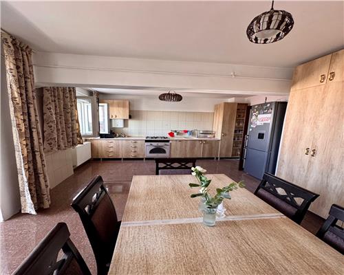 Apartament 3 camere, 2 bai, In Ploiesti, zona Republicii