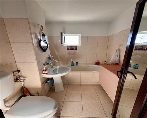 Apartament 3 camere, 2 bai, In Ploiesti, zona Republicii