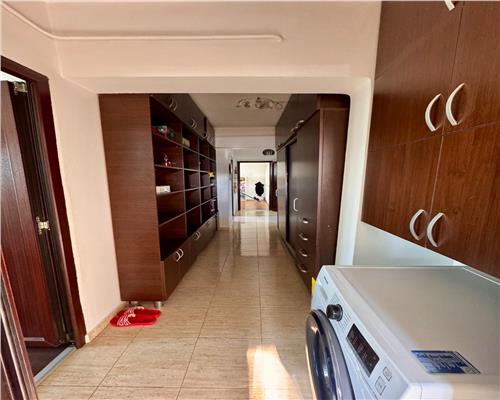Apartament 3 camere, 2 bai, In Ploiesti, zona Republicii