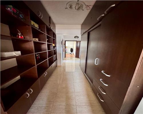Apartament 3 camere, 2 bai, In Ploiesti, zona Republicii
