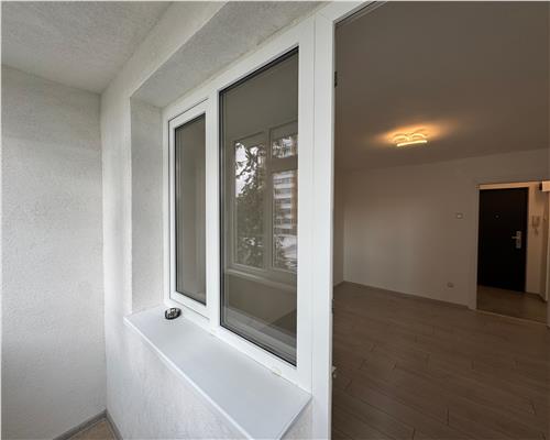 Apartament 2 camere decomandat renovat Vest Ploiesti