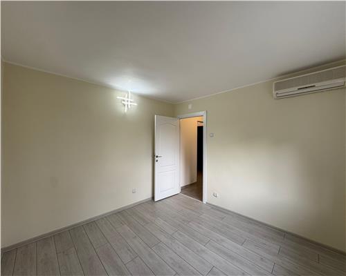 Apartament 2 camere decomandat renovat Vest Ploiesti