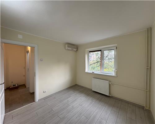 Apartament 2 camere decomandat renovat Vest Ploiesti