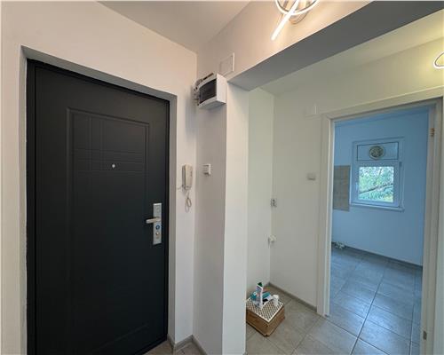 Apartament 2 camere decomandat renovat Vest Ploiesti