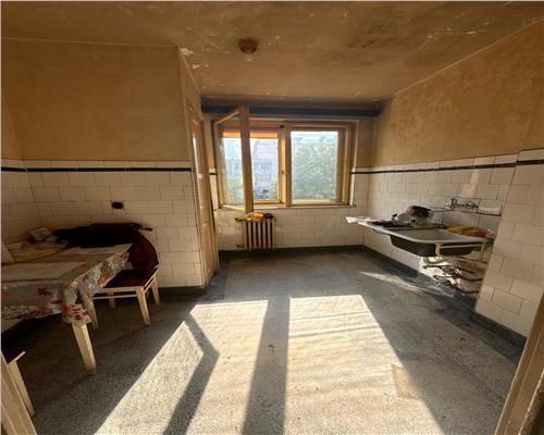 Apartament 3 camere  , central, zona Republicii , Ploiesti