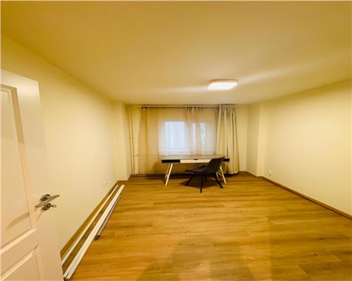 Apartament 3 camere lux , bloc 1986, parc Mihai Viteazul , Ploiesti