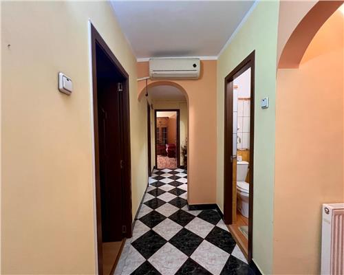 Vanzare apartament 4 camere, spatios, 9 mai, Ploiesti