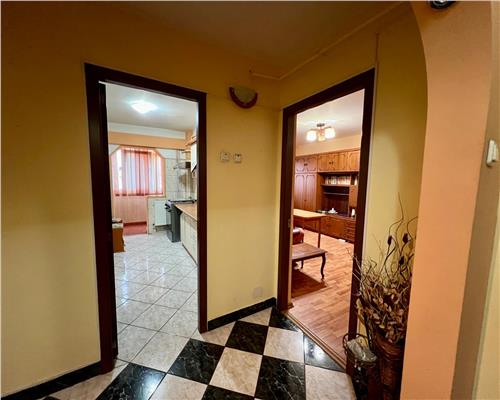 Vanzare apartament 4 camere, spatios, 9 mai, Ploiesti