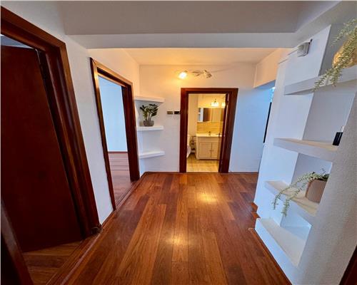 Apartament 3 camere, decomandat, Ploiesti, zona Gh. Doja.