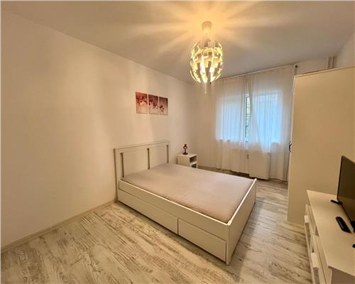 Garsoniera proaspat renovata, zona 9 mai , Ploiesti